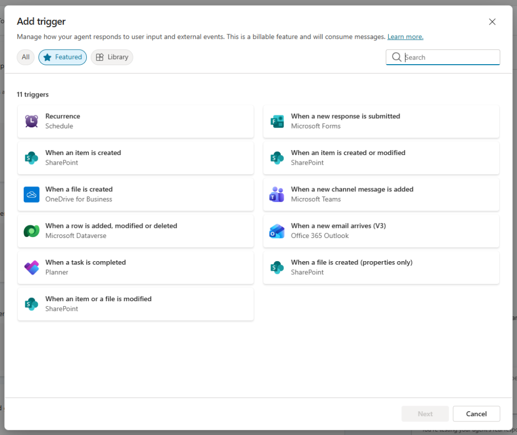 Tela de configuração de gatilhos no Copilot Studio com opções como novo e-mail, criação de item no SharePoint e eventos do Microsoft Forms.